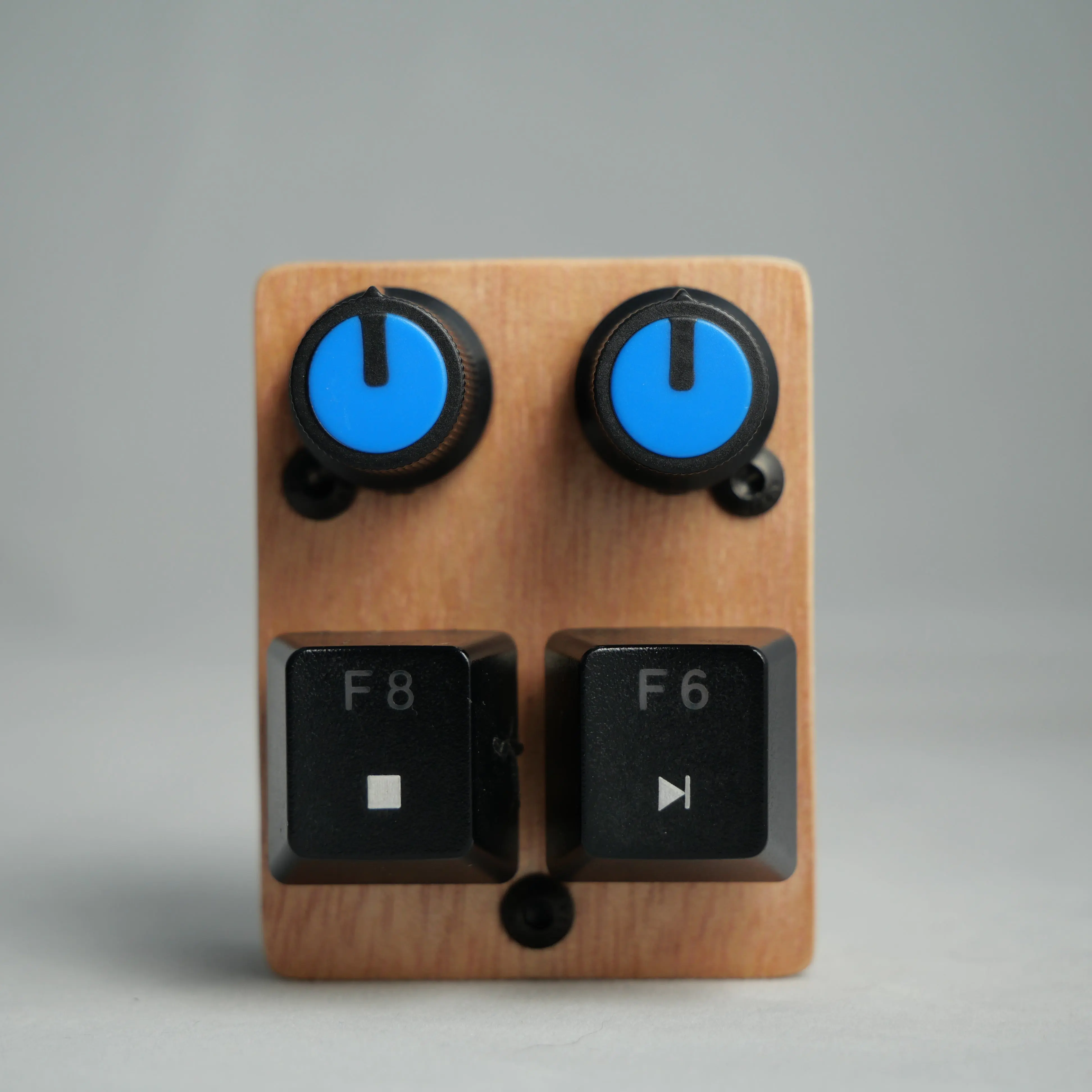 midiMe programmable MIDI controller by useMidi